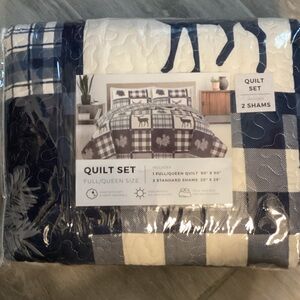 JCPenney Blue and White Quilt Set with Shams